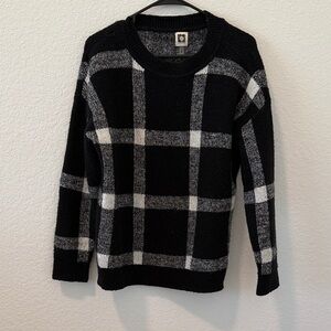 Ann Klein Plaid Black and White Sweater